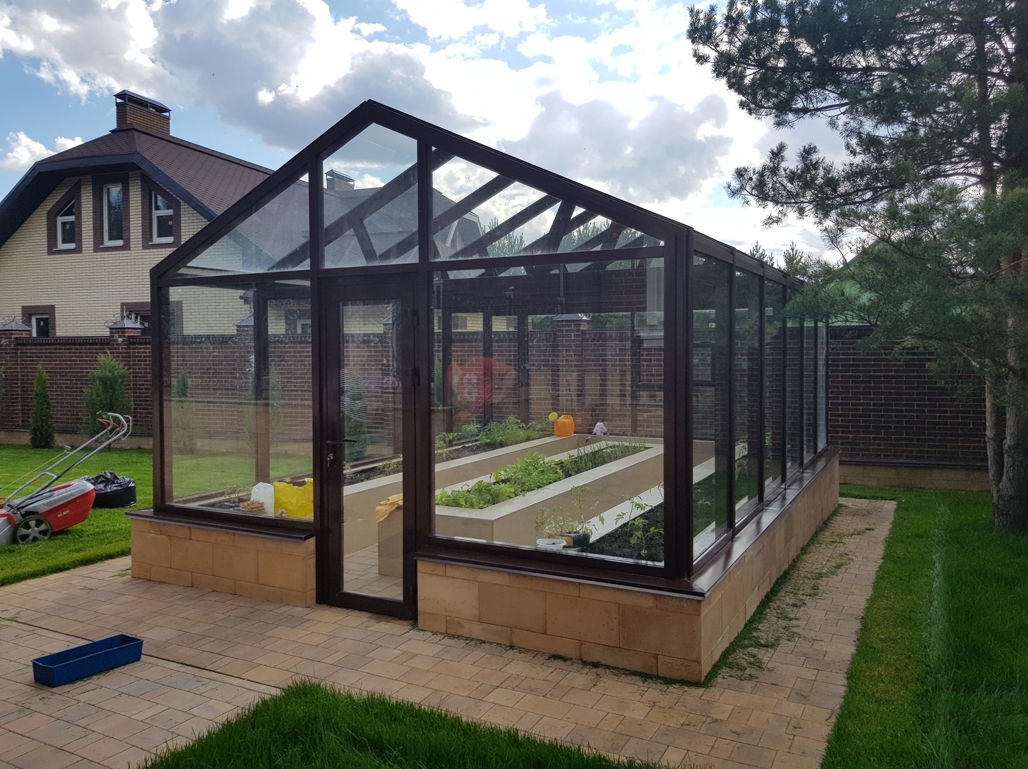 Стеклянные теплицы